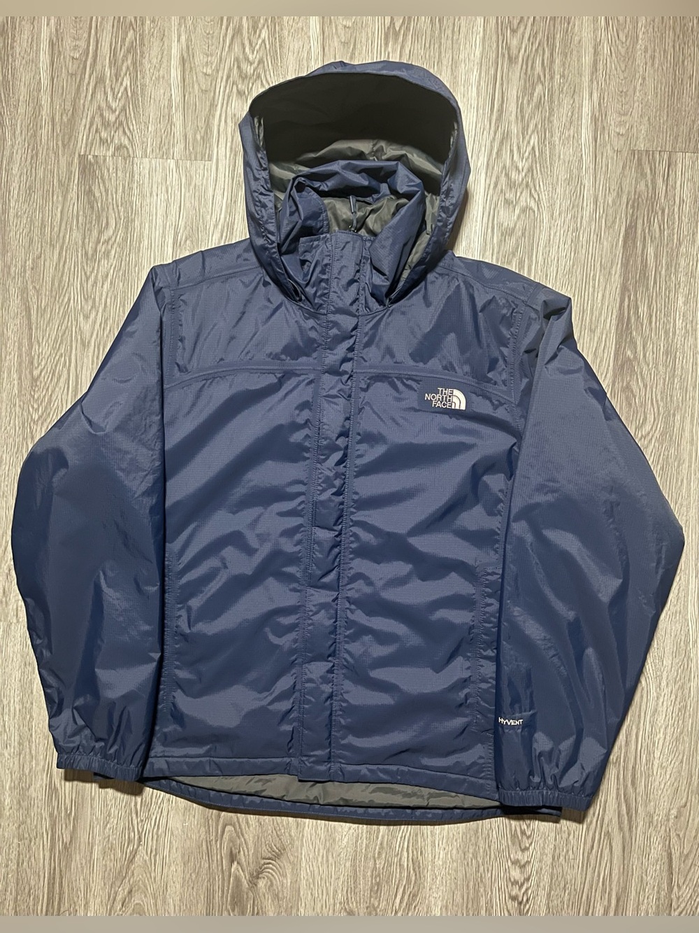The North face men’s HyVent mountain weatherproof hooded zip up jacket large